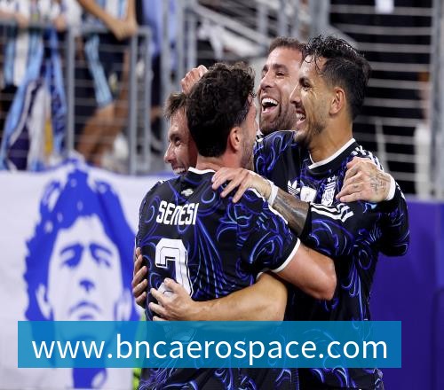 金年会体育帕尔默OD当选英超首轮最佳球员!贡献1球1助,40%票数力压厄德高